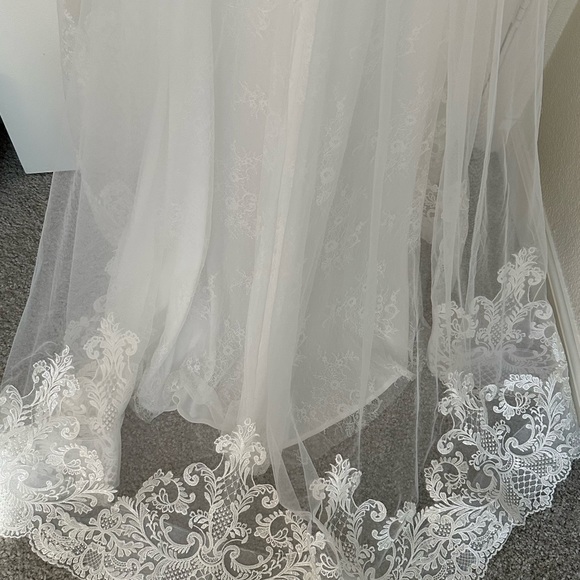 Azazie Salena Wedding dress in diamond white. Fit and flare. - Picture 4 of 6